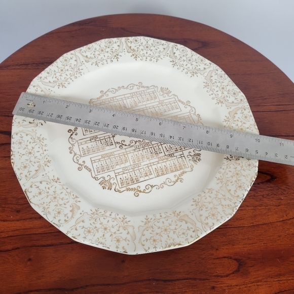 Vtg Harkerware 1960s Calendar Souvenir Plate Gold White Made‎ In USA Collectible - Picture 10 of 11